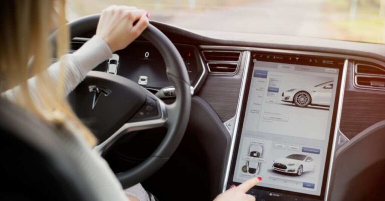 EVs Losing Connectivity to Outdated Software EVs Losing Connectivity to Outdated Software