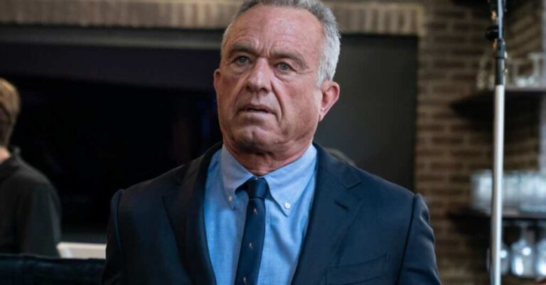 RFK Jr Fails to Secure Position in Trump Admin, Pivots to Harris RFK Jr Fails to Secure Position in Trump Admin, Pivots to Harris